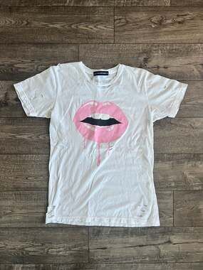 LULUSIMONSTUDIO Distressed Pink Dripping Lips Graphic Tee